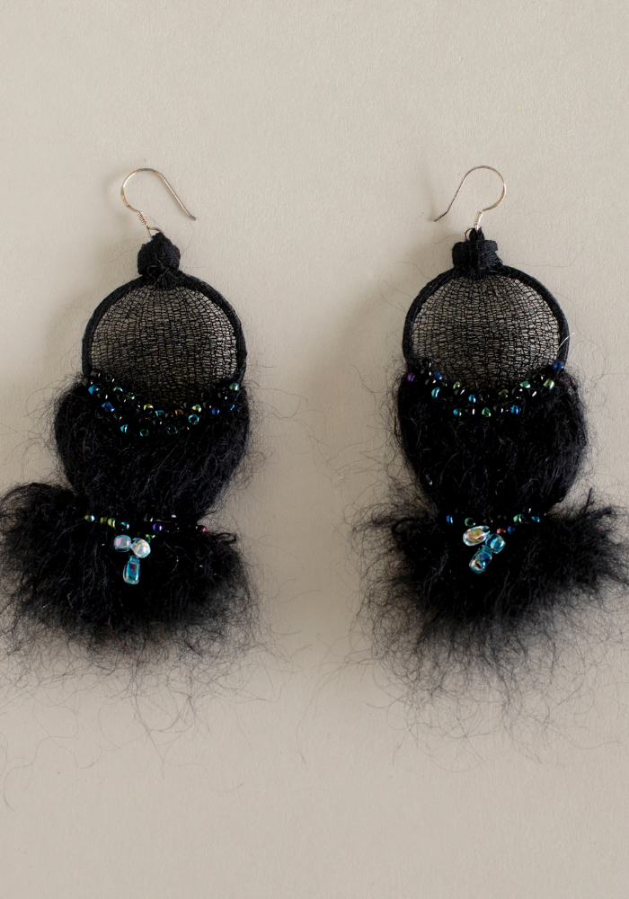 Black round cotton net &black beard earrings