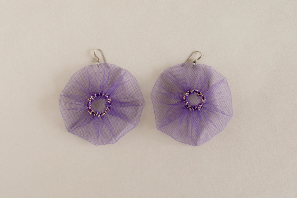 “Caynari”purple net earrings
